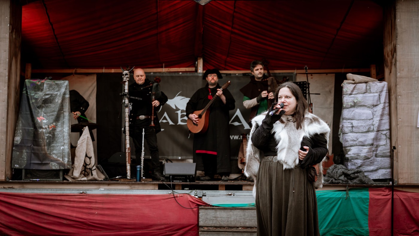 Die ganze Band auf der Bühne